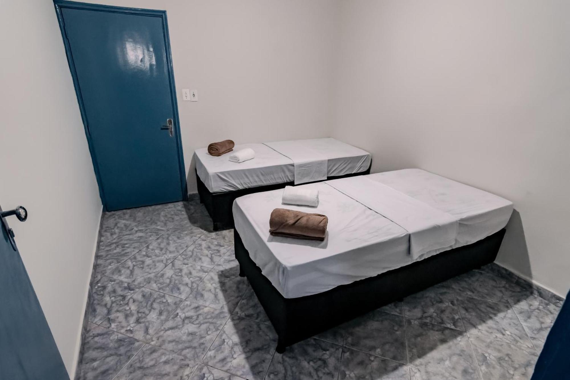 Отель Pousada Roosevelt Quarto 03 - Pousada Central Prox Rodoviaria E Dist Industrial Уберландия Экстерьер фото