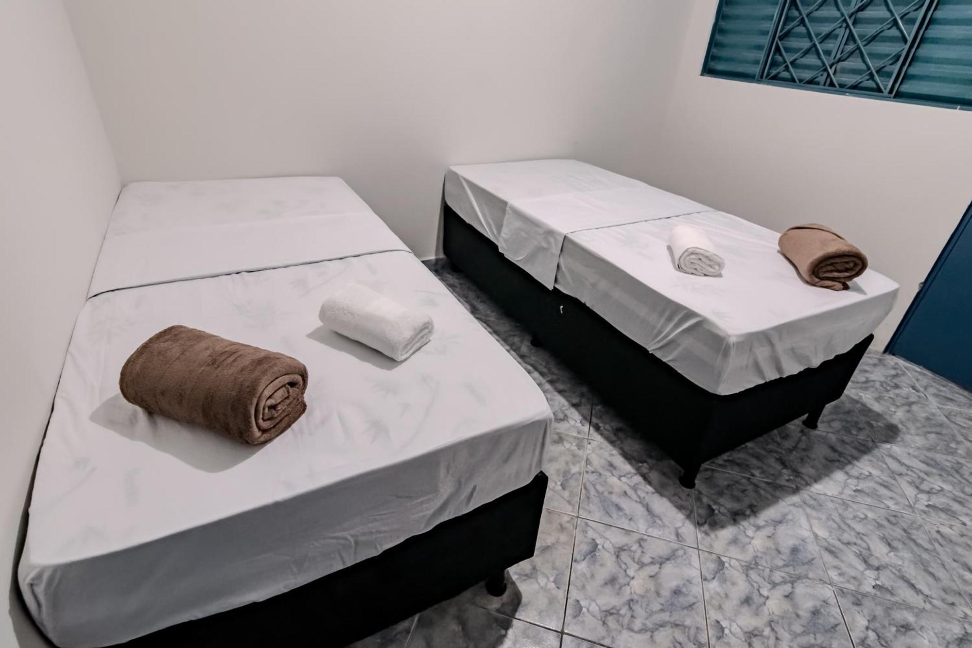 Отель Pousada Roosevelt Quarto 03 - Pousada Central Prox Rodoviaria E Dist Industrial Уберландия Экстерьер фото