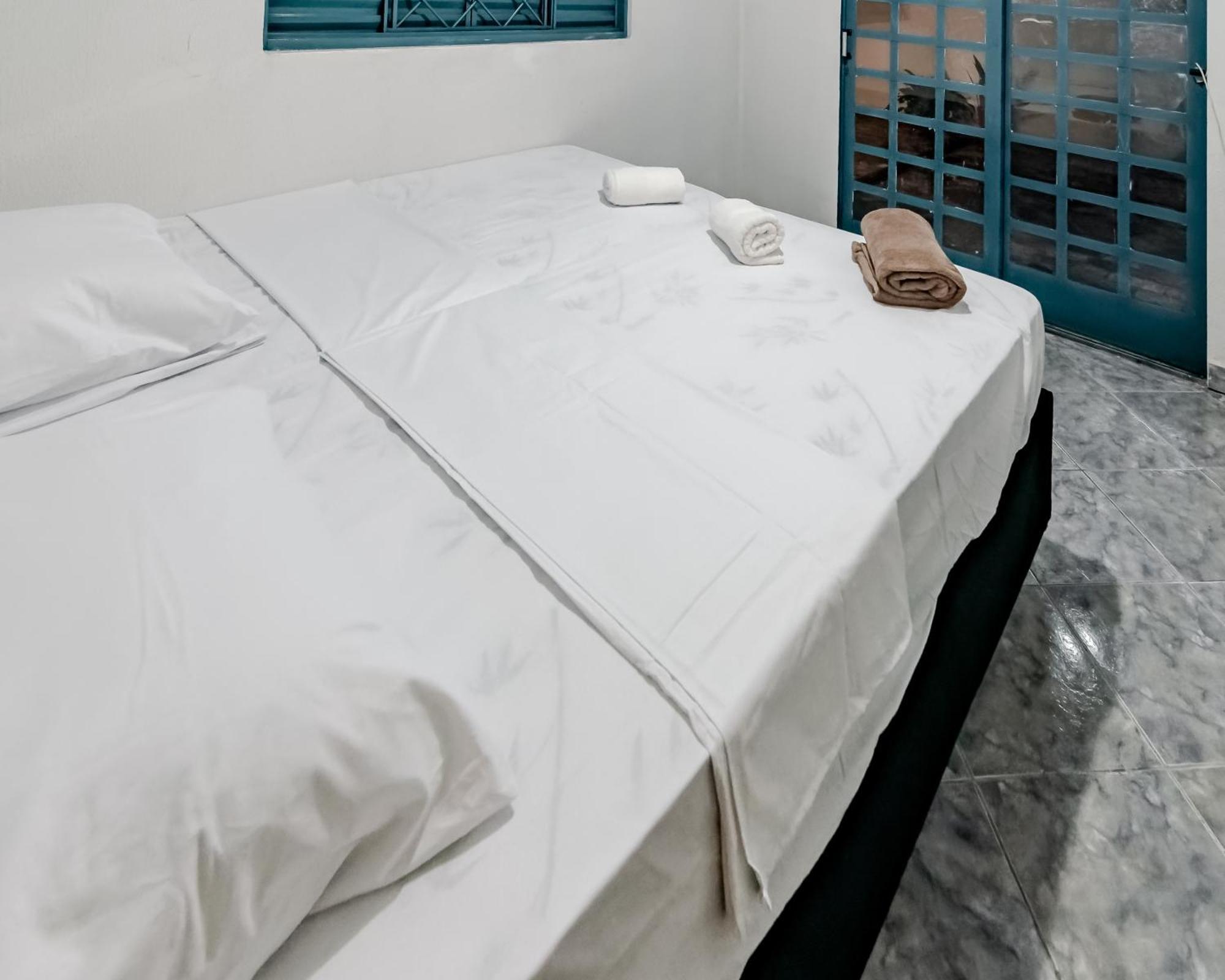 Отель Pousada Roosevelt Quarto 03 - Pousada Central Prox Rodoviaria E Dist Industrial Уберландия Экстерьер фото