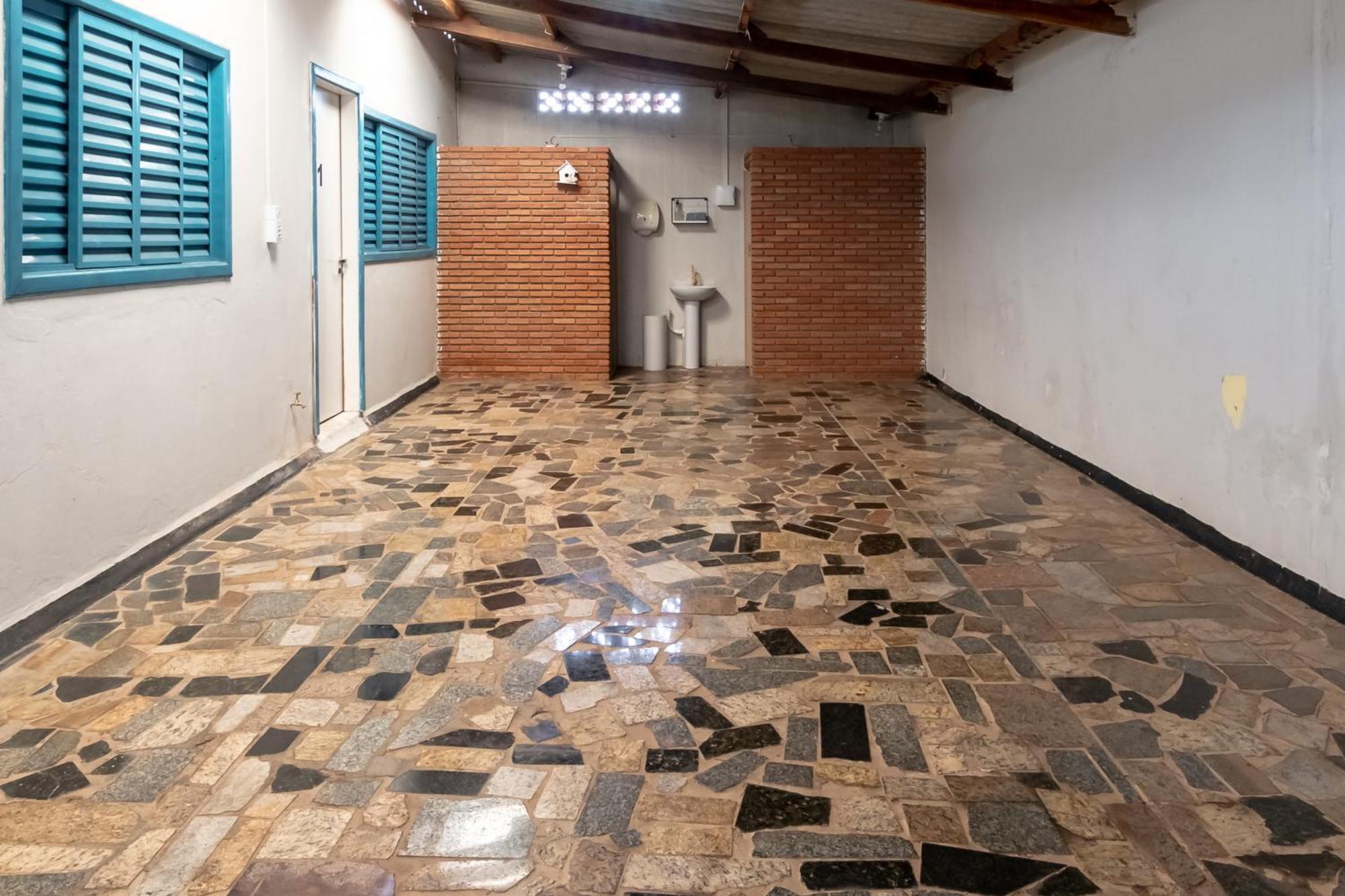 Отель Pousada Roosevelt Quarto 03 - Pousada Central Prox Rodoviaria E Dist Industrial Уберландия Экстерьер фото